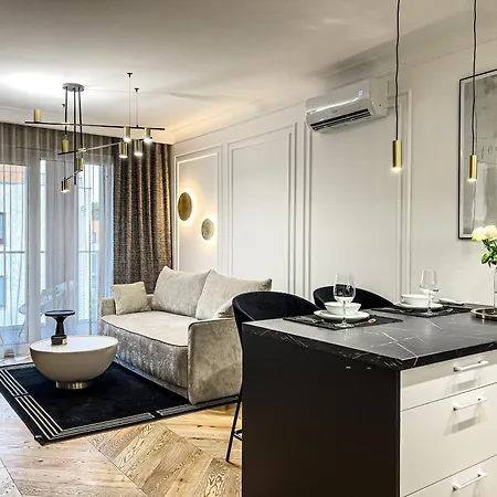 Manhattan Apartment *